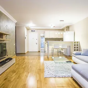 דירה Incity Premium Garden Stay-central &private Terrace, בוקרשט